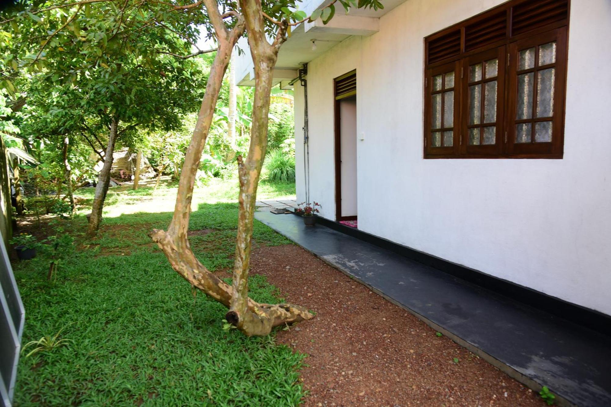 Sun Ground Villa Хикадува Екстериор снимка